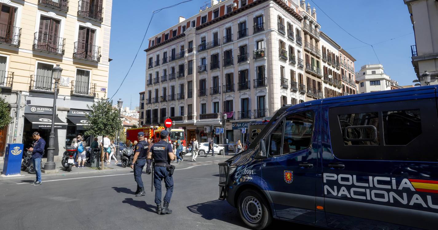Pelo menos três feridos e quatro desaparecidos em desabamento de prédio em Madrid