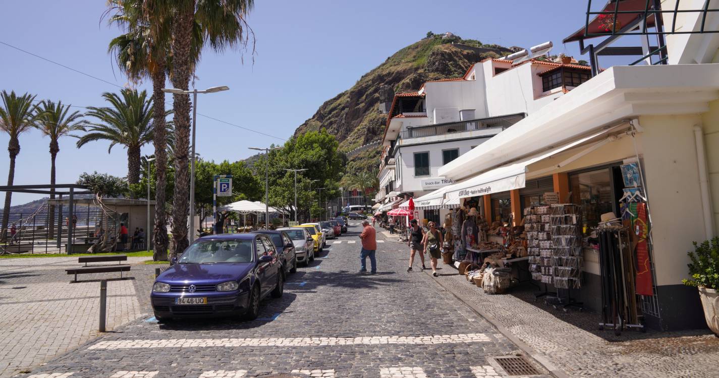 Mau tempo adia festa na Ribeira Brava