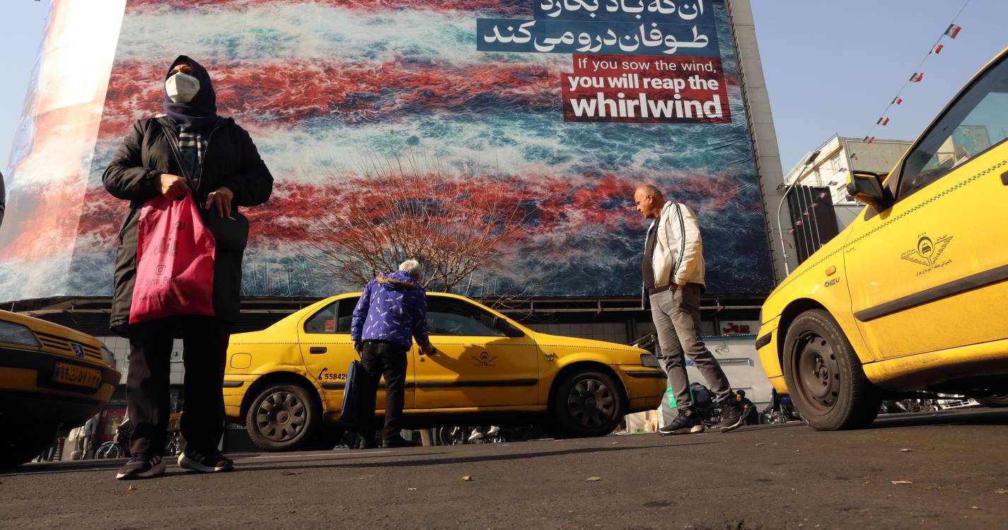 Irão: Diplomacia dos EUA diz que regime está “mais fraco do que nunca”