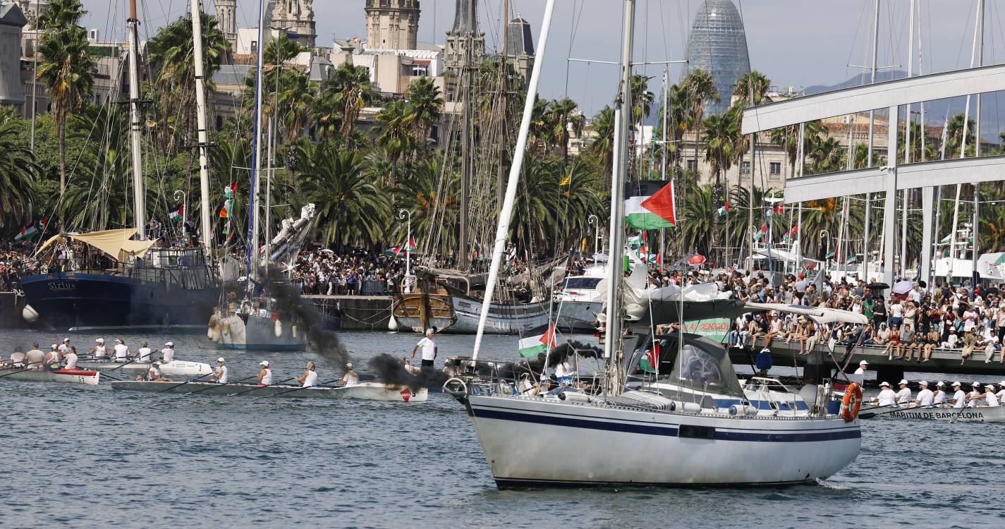 Primeiros barcos da flotilha humanitária para Gaza partiram de Barcelona