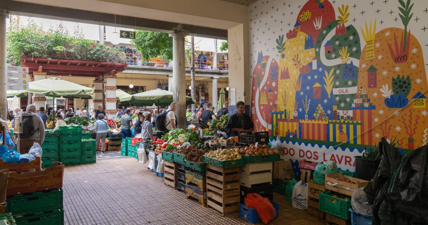 Homem sofre crise epilética no Mercado dos Lavradores