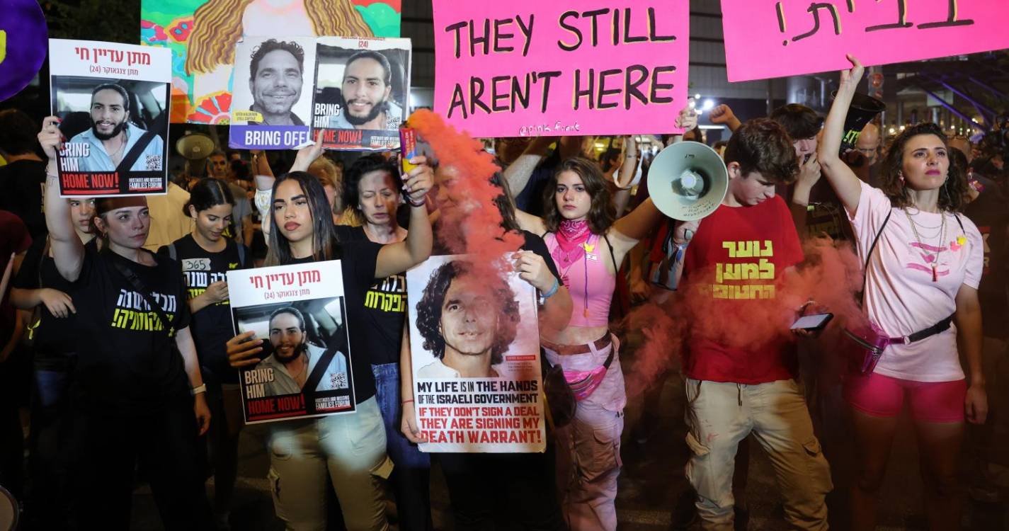 Médio Oriente: Milhares assinalam em Telavive um ano do massacre do Hamas