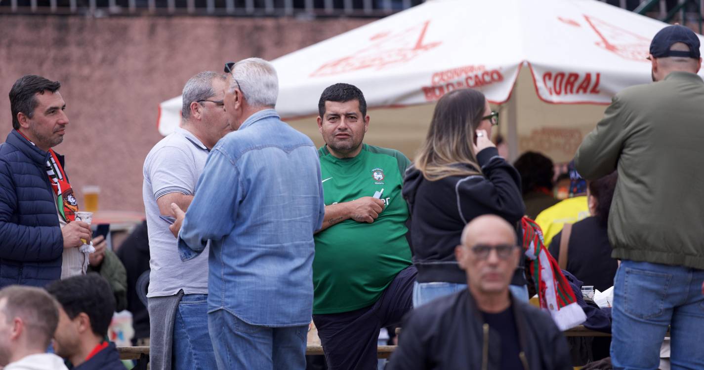 Dez mil bandeiras do Marítimo nas bancadas e festa antes e depois do jogo (com fotos)