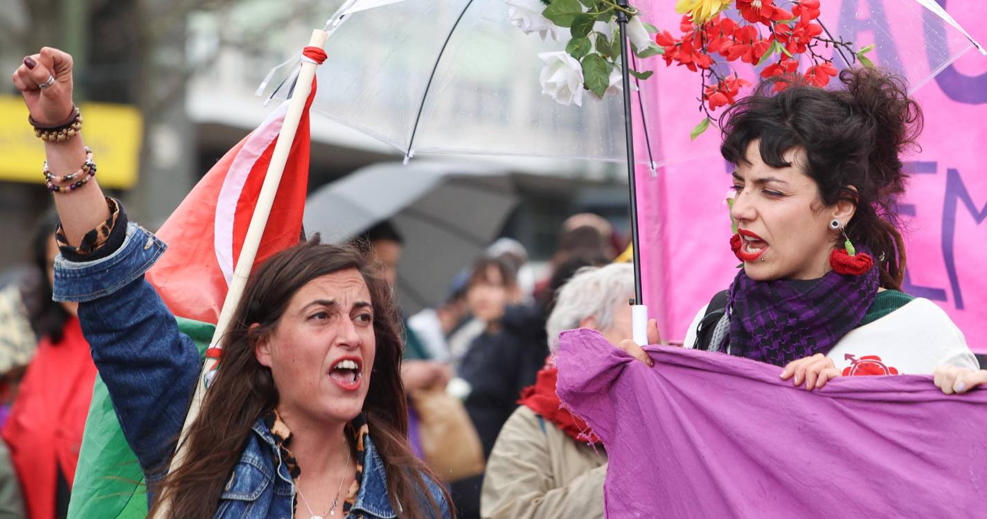 Mais de mil pessoas manifestam-se em Lisboa com alertas para direitos em perigo