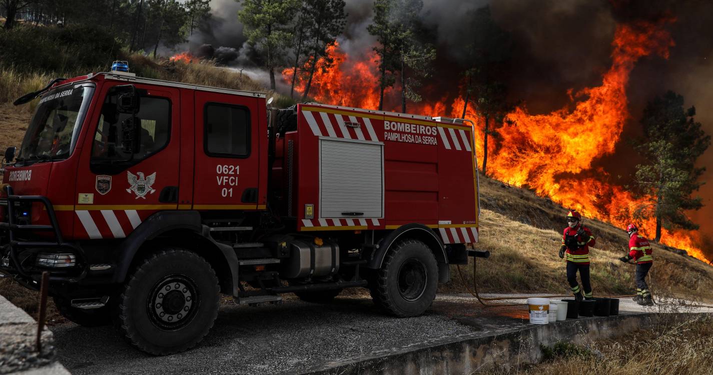 Incêndios: Moradores das Meãs, Pampilhosa da Serra, recusaram sair para defender a aldeia (com fotos)