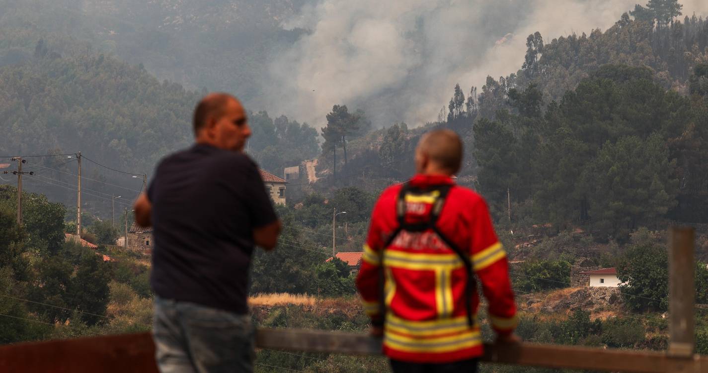 Incêndios: Aprovado debate extraordinário com Montenegro no parlamento na quarta-feira