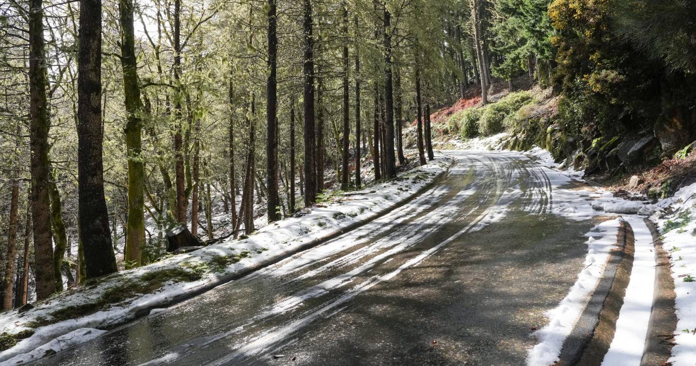 Neve vai continuar a cair acima dos 1.200 metros