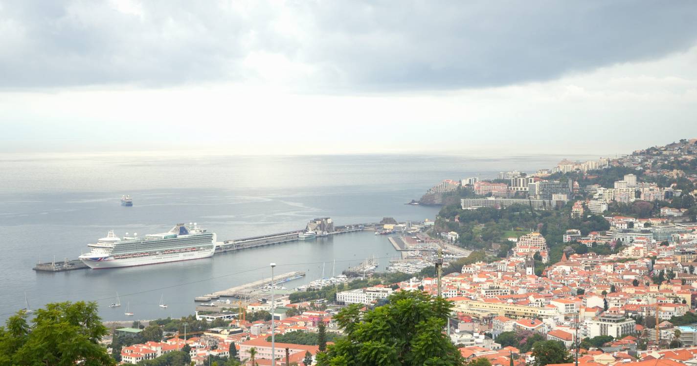 Navio Ventura regressa Funchal com 3.100 passageiros