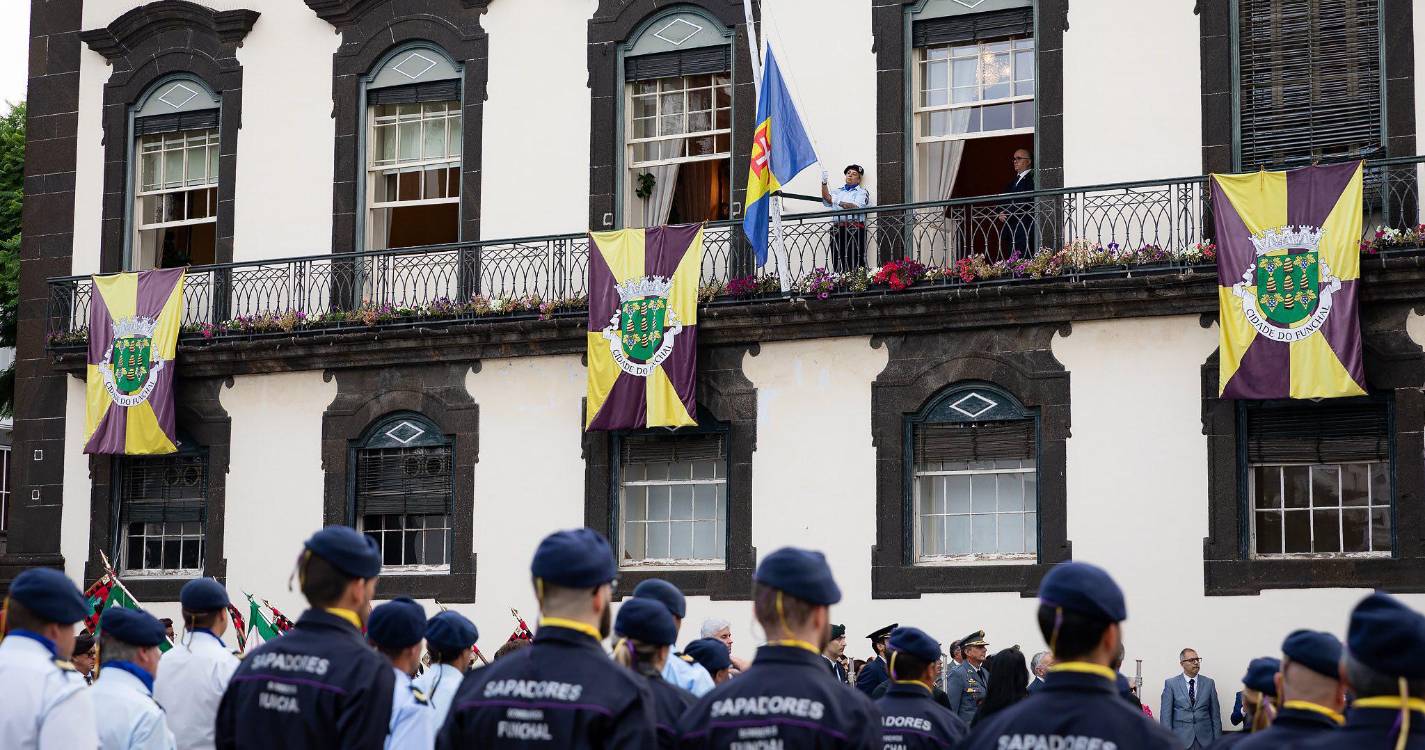 Hastear das bandeiras assinalou arranque das comemorações do dia da Cidade do Funchal