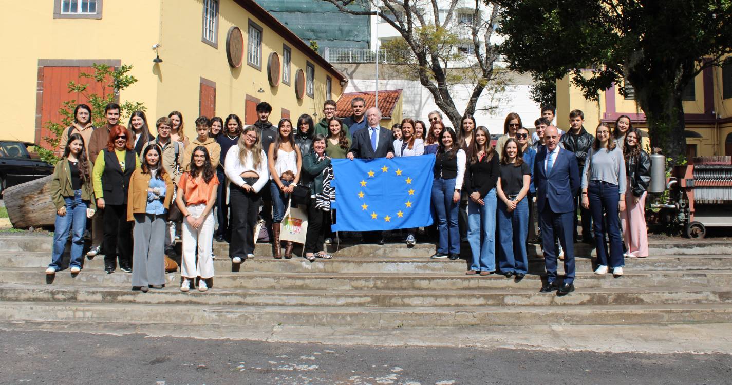 Alberto João Jardim marca presença no Encontro Regional de Jovens Embaixadores do Parlamento Europeu
