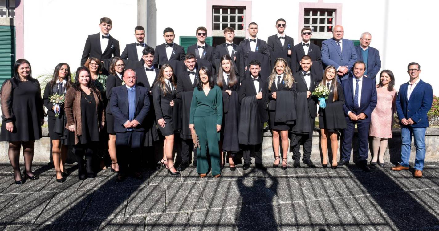 Escola D. Lucinda Andrade celebra bênção das capas