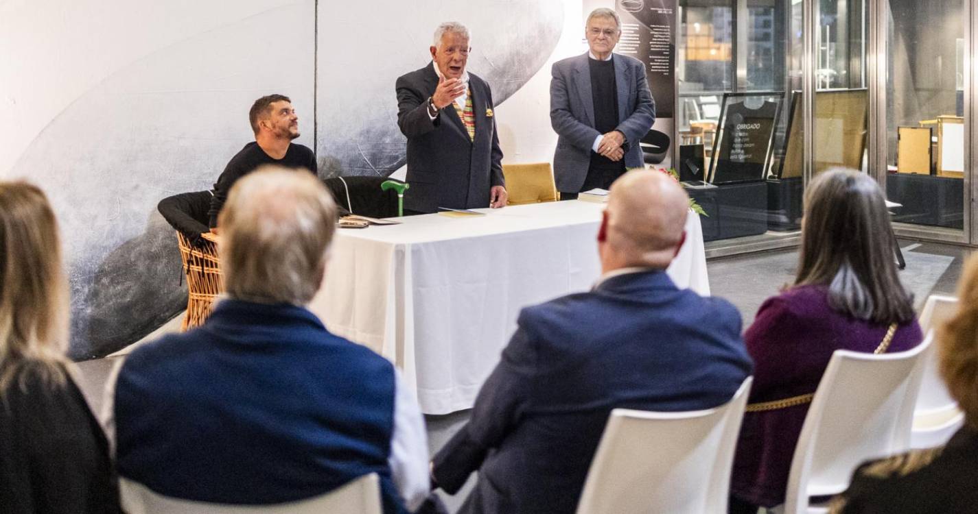 João Carlos Abreu faz 89 anos e lança dois livros