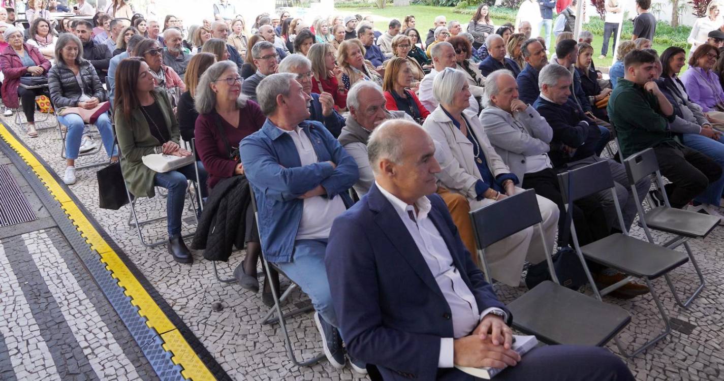 Veja como foi o segundo dia da Feira do Livro (com fotos)