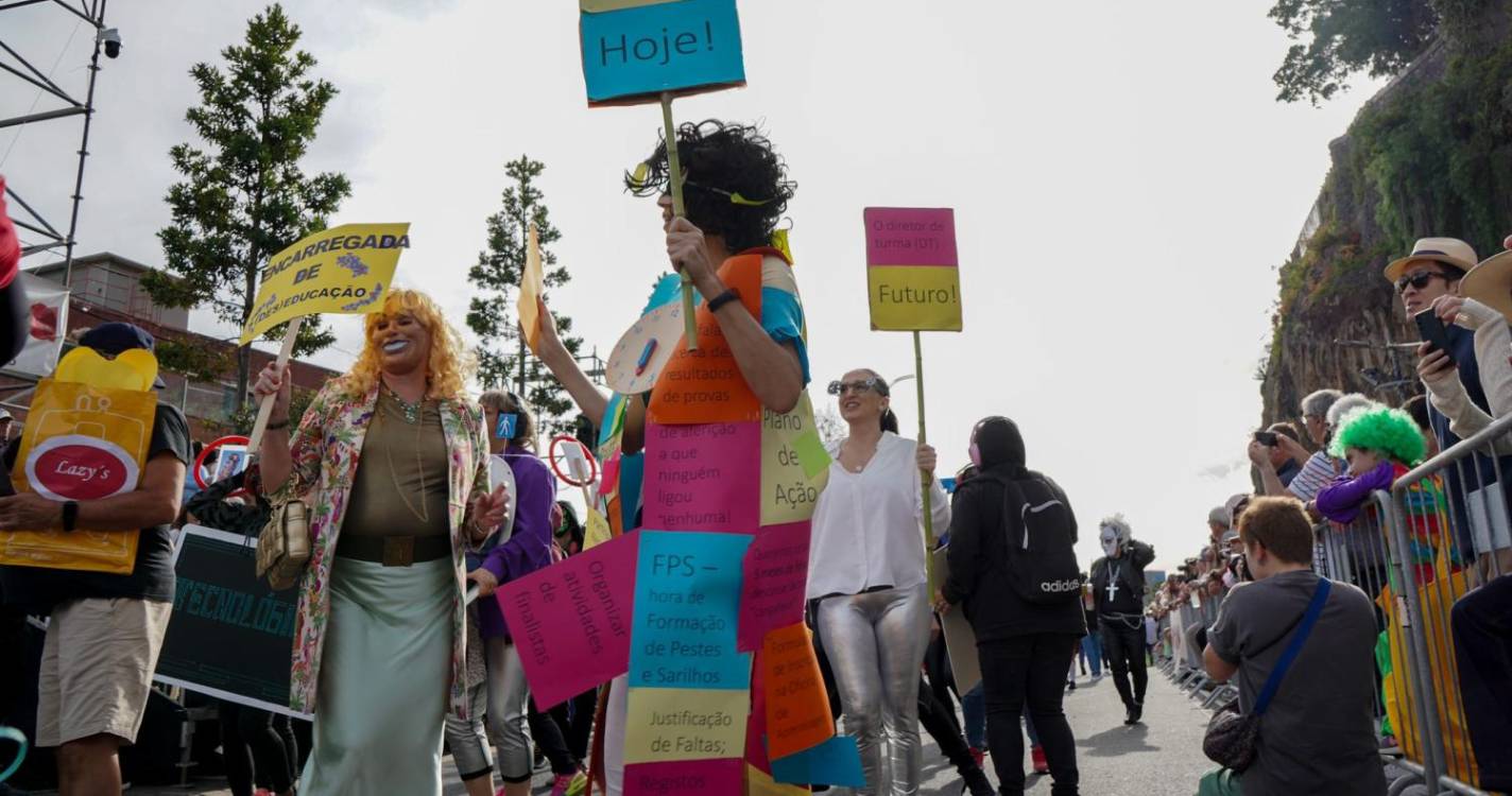 Cortejo Trapalhão traz à avenida dezenas de figuras e referências
