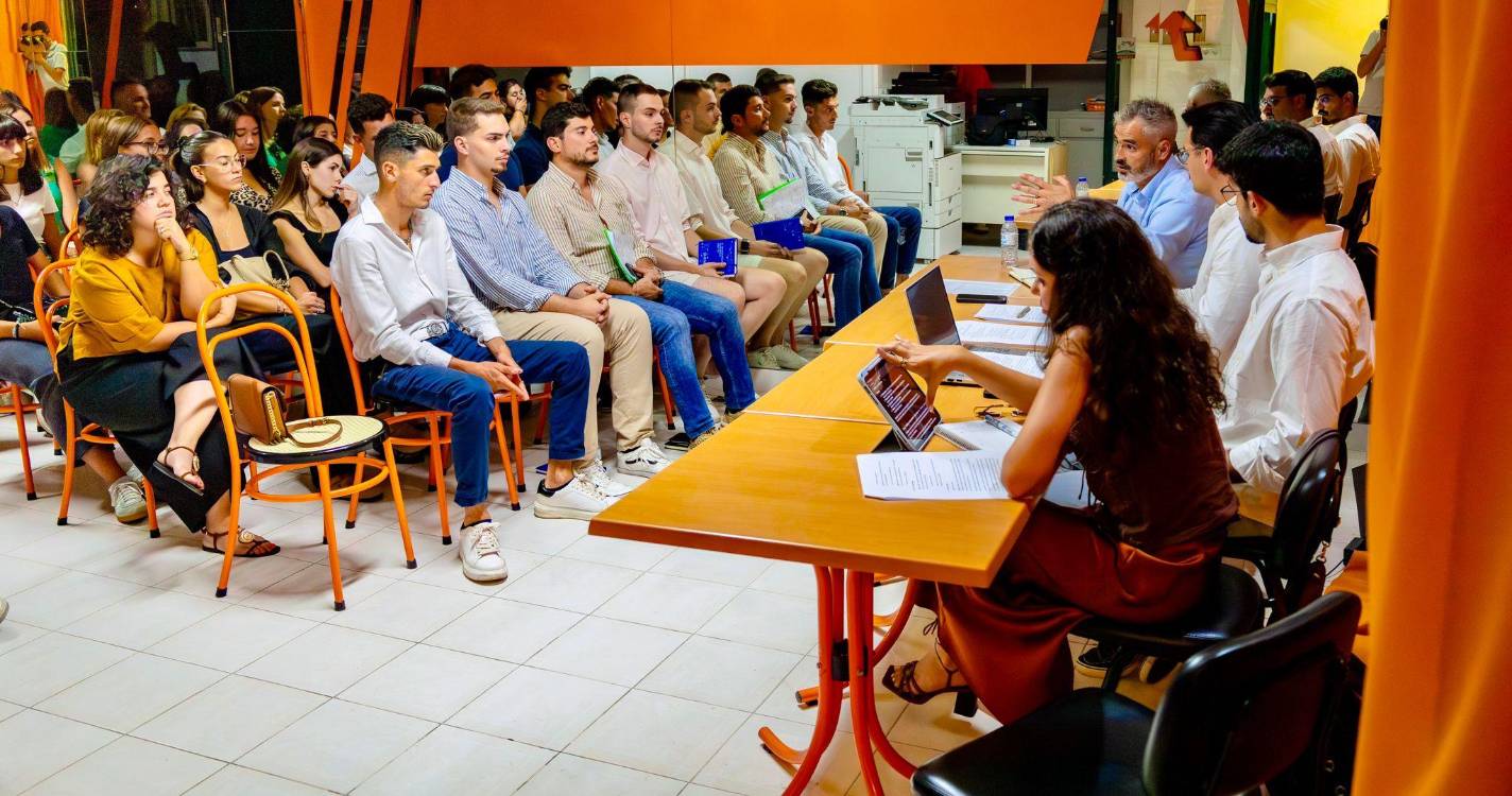 Jorge Santos reúne com jovens e coloca políticas de juventude no centro das suas prioridades