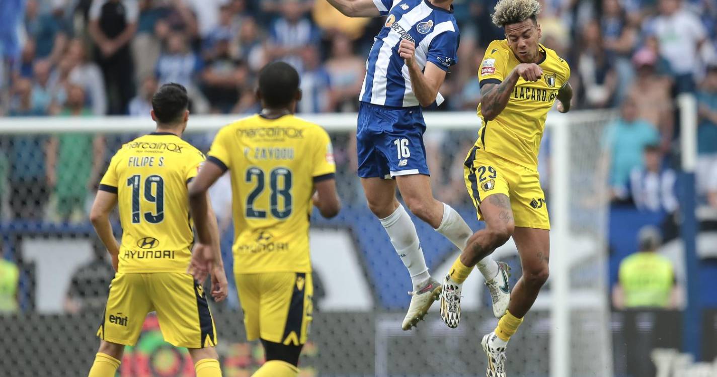 Porto empata em casa com o Famalicão