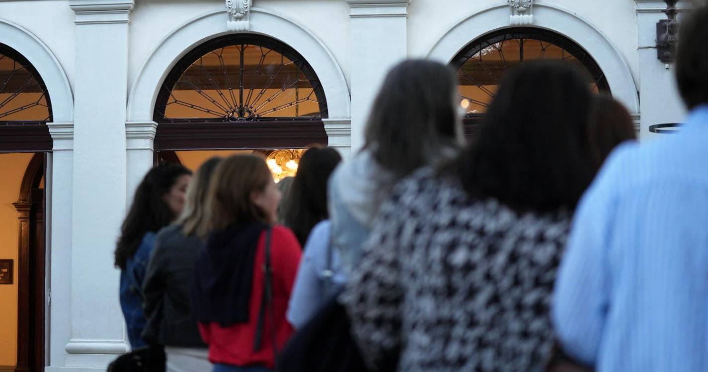 Estreia hoje o espetáculo “Livrai-nos da Guerra”