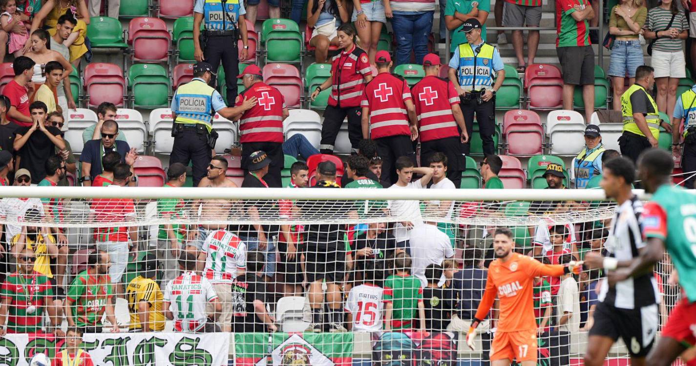 Adepto caiu na bancada