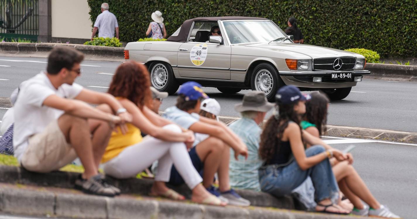 Percorra a galeria que mostra como foi o desfile em ‘grande estilo’ de clássicos