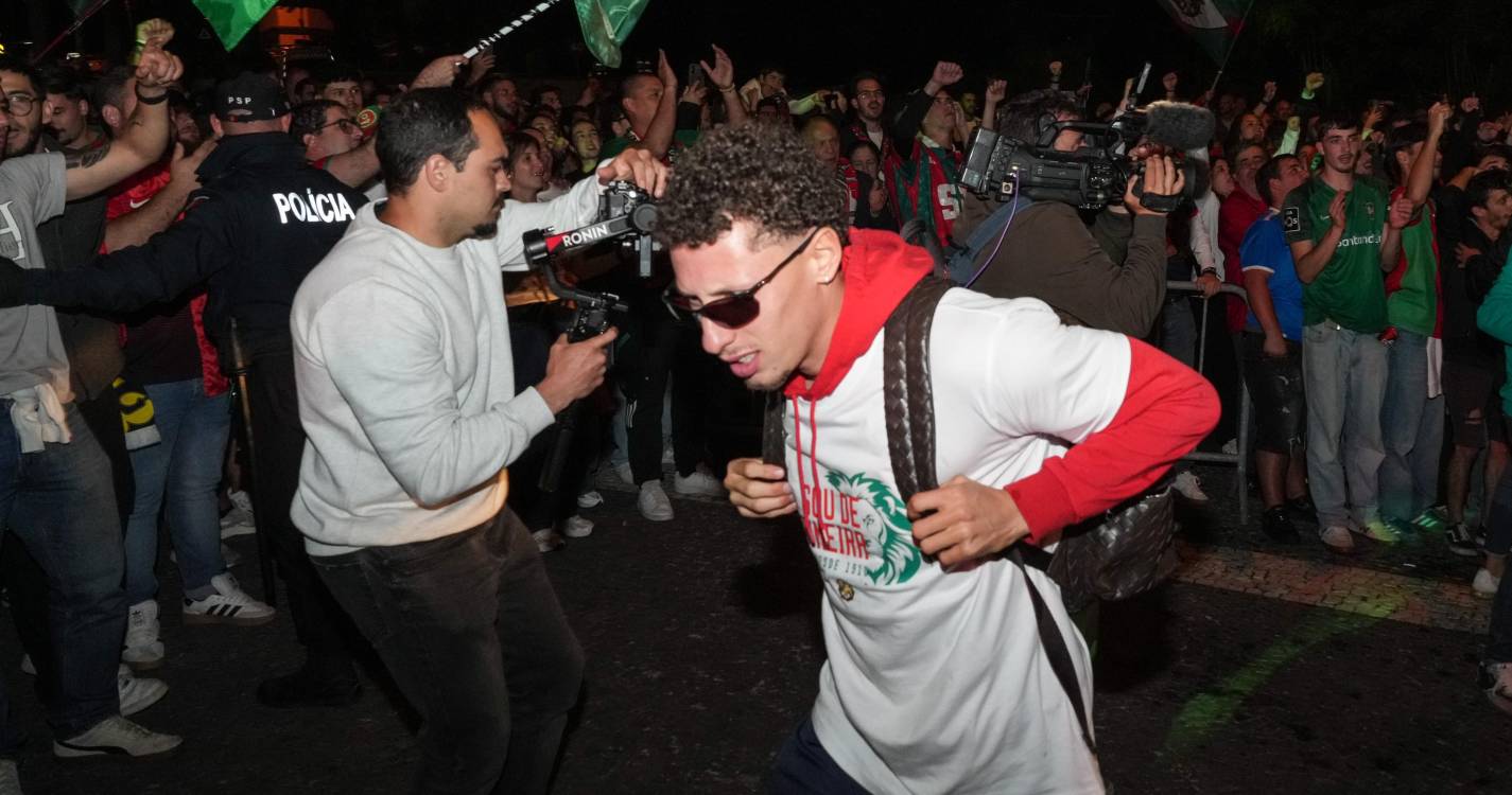 Centenas de adeptos do Marítimo festejam regresso à I Liga três anos depois. Veja as imagens