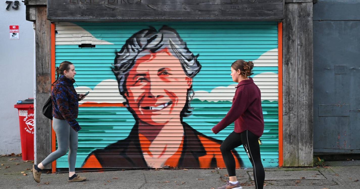 Catherine Connolly vence as eleições presidenciais na Irlanda