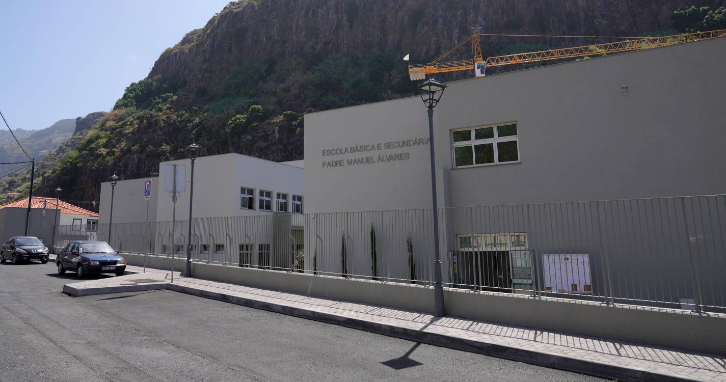 Lixo marinho em debate na Escola Secundária da Ribeira Brava