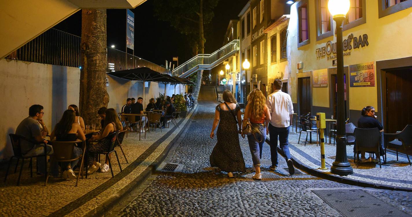 Turista de 18 anos socorrida por suspeita de intoxicação alcoólica