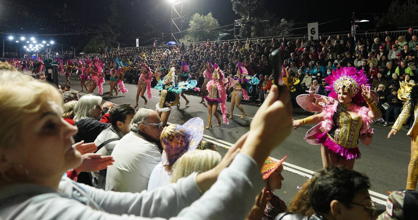 Veja como foi o Carnaval na Avenida cheia de cor e brilho
