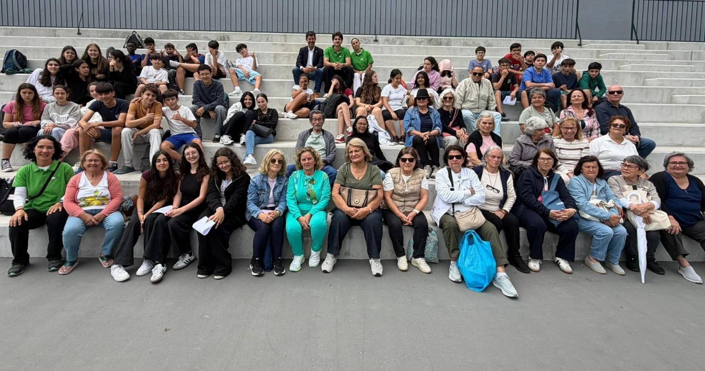 Elo de gerações na Bartolomeu Perestrelo com ‘Os avós vêm à escola’