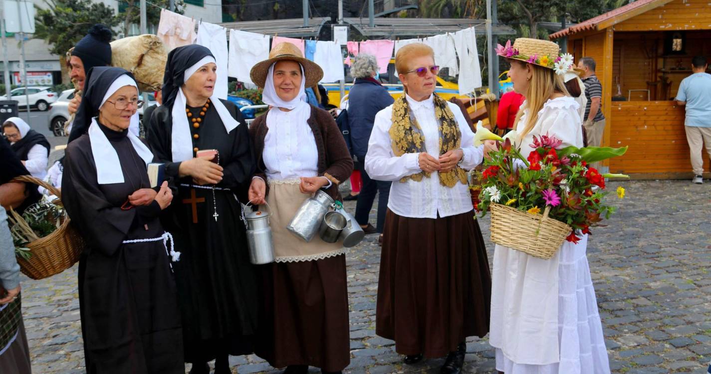 Ribeira Brava recria a cabotagem no dia 25 de abril (com fotos)