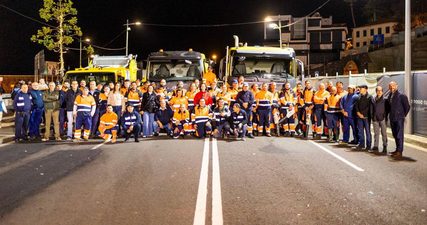 80 trabalhadores e 20 viaturas garantiram cidade limpa após desfile na Avenida