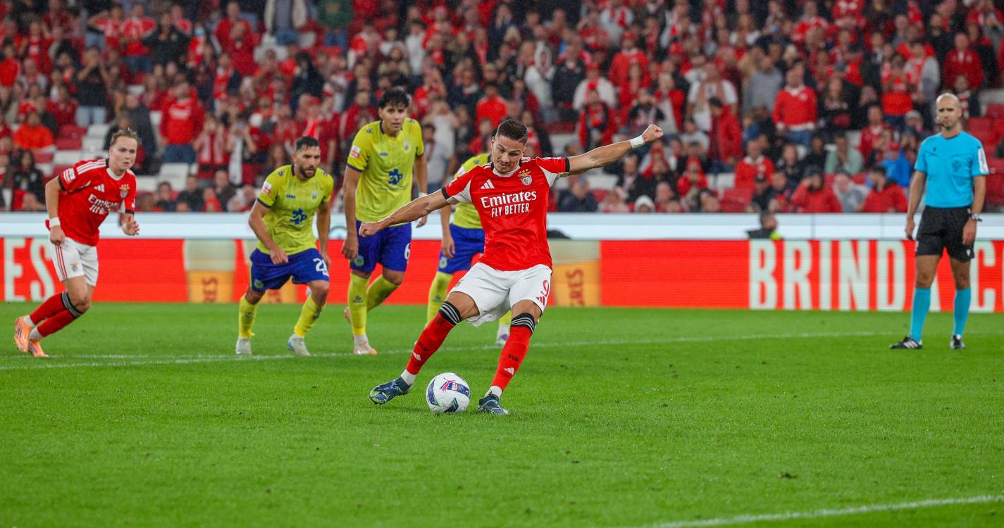 I Liga: Benfica goleia Arouca com ‘hat-trick’ de Pavlidis