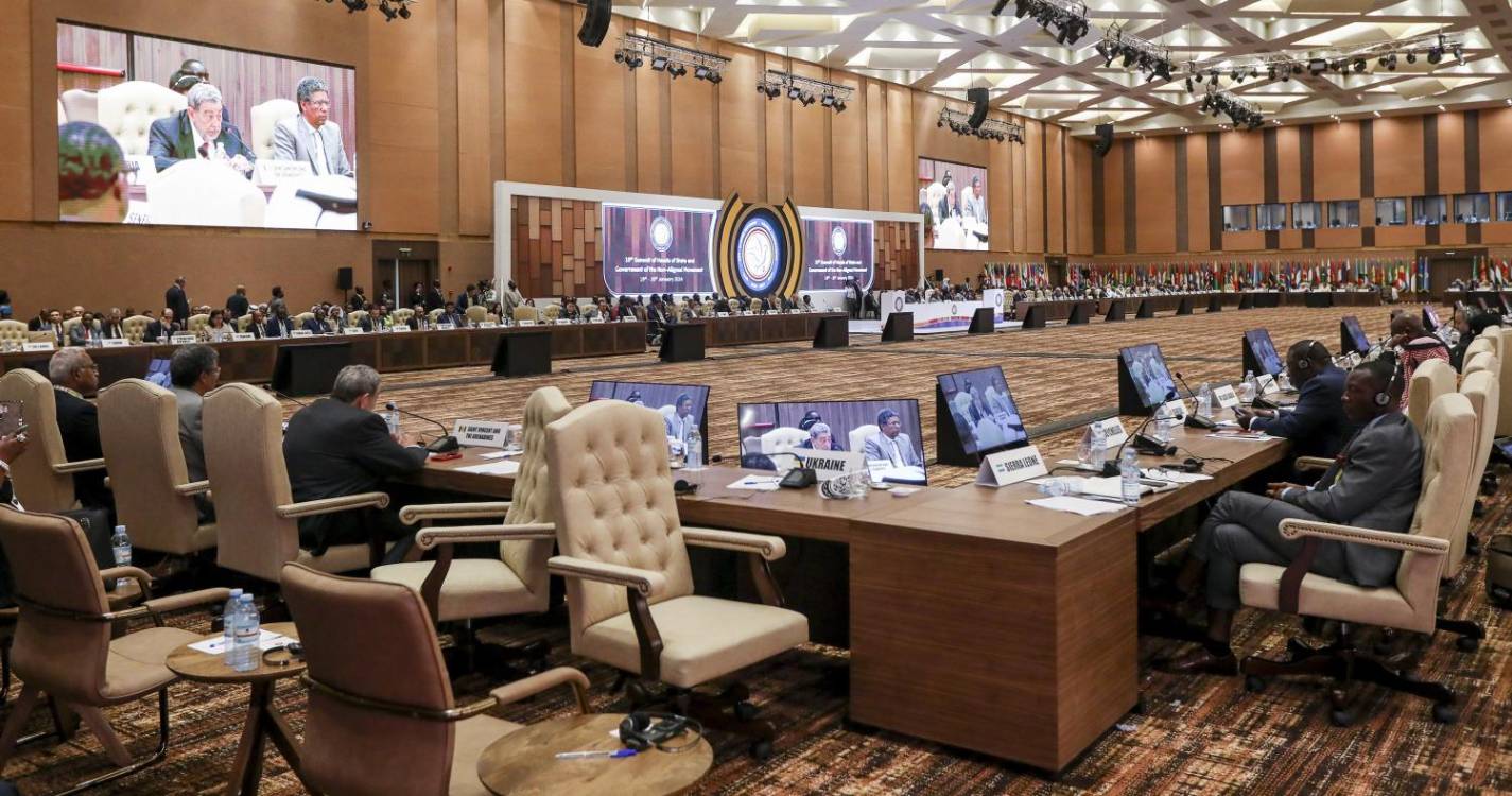 Países Não-Alinhados pedem reformas da ONU e organismos para representar melhor o Sul