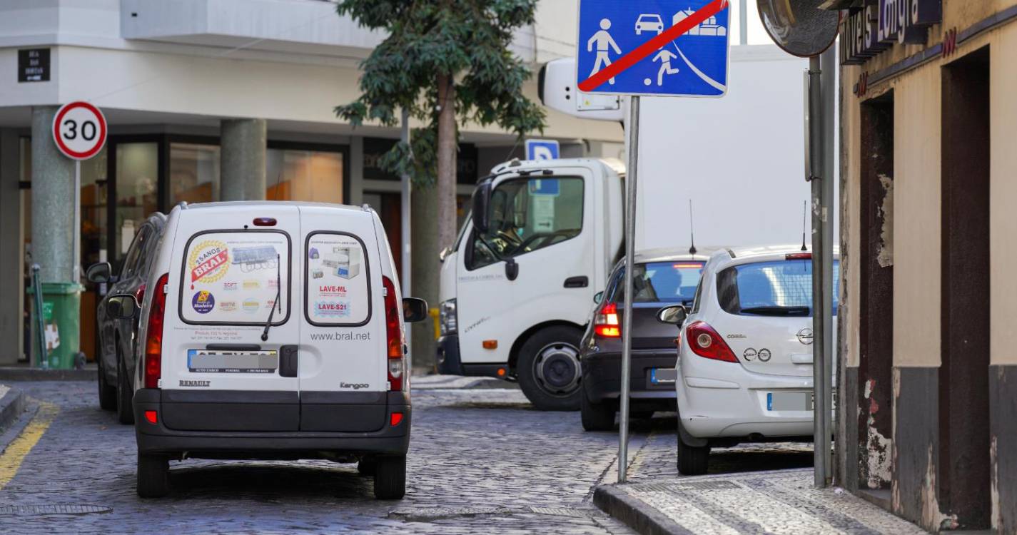 Circulação rodoviária na Rua do Carmo interrompida entre 25 de março e 26 de abril