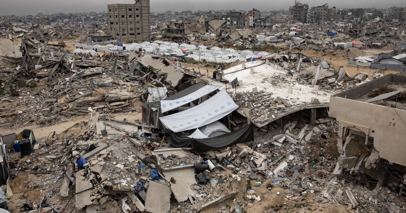 Médio Oriente: Ataque israelita mata 23 pessoas em prédio de apartamentos em Gaza