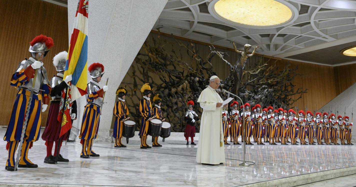 Leão XIV assinala um ano de pontificado a desafiar Trump e a recentrar a Igreja