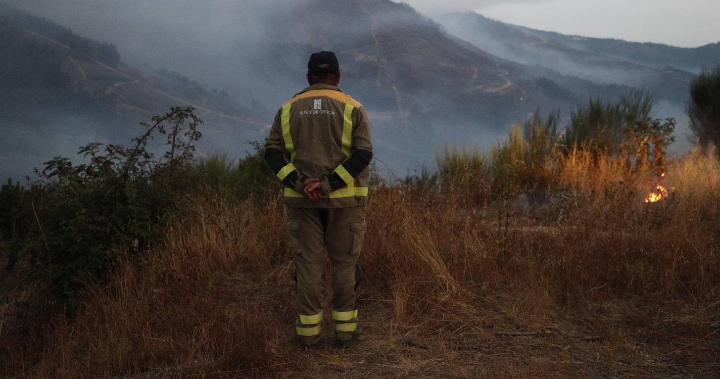 Incêndios: Espanha continua com 12 fogos por controlar mas evolução é favorável
