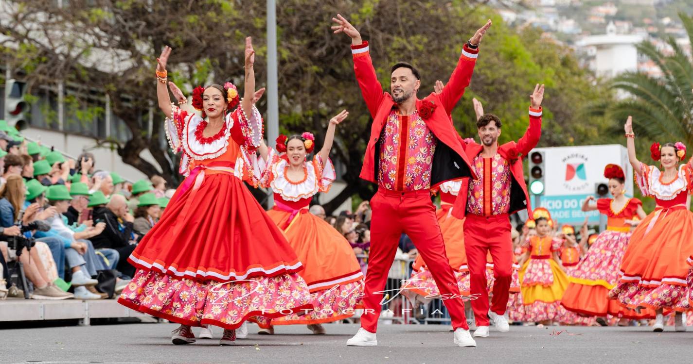 Babujinha Market – Flower Edition expõe figurinos da Trupe Sorrisos de Fantasia