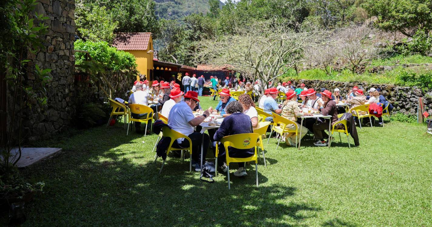 Capítulo da Confraria Enogastronómica encerrou com recriação do panelo no Chão da Ribeira (com fotos)