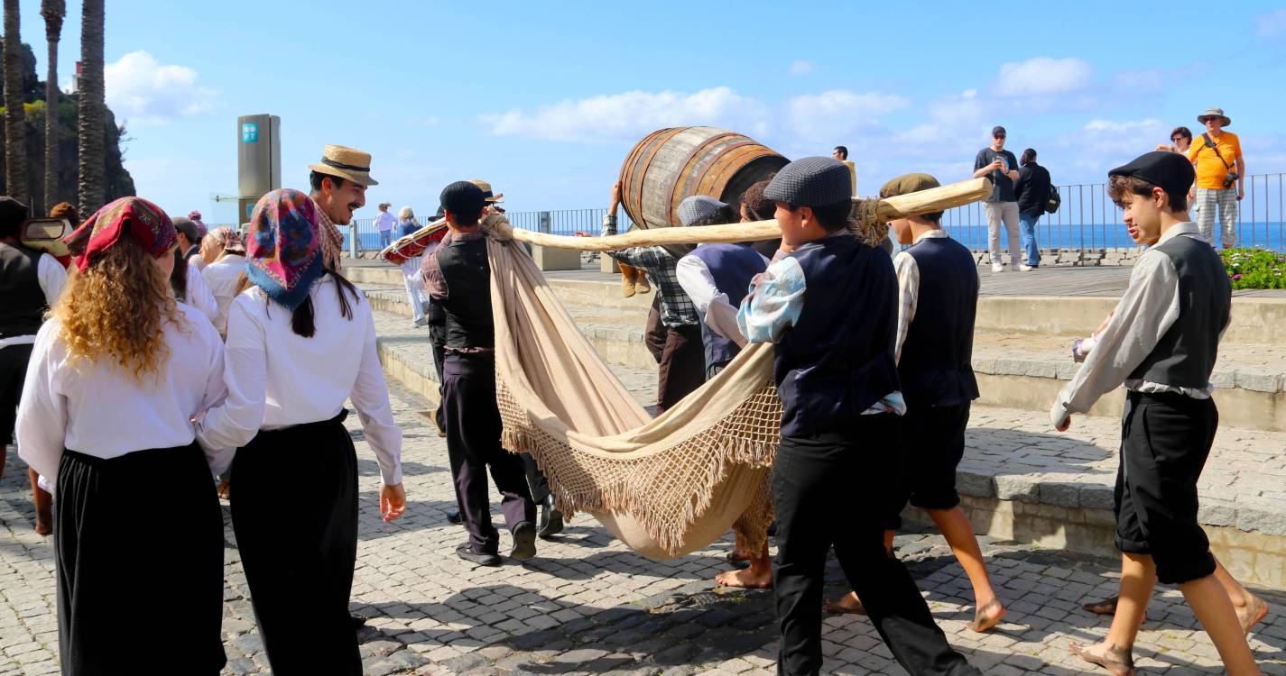 Ribeira Brava recria a cabotagem no dia 25 de abril (com fotos)