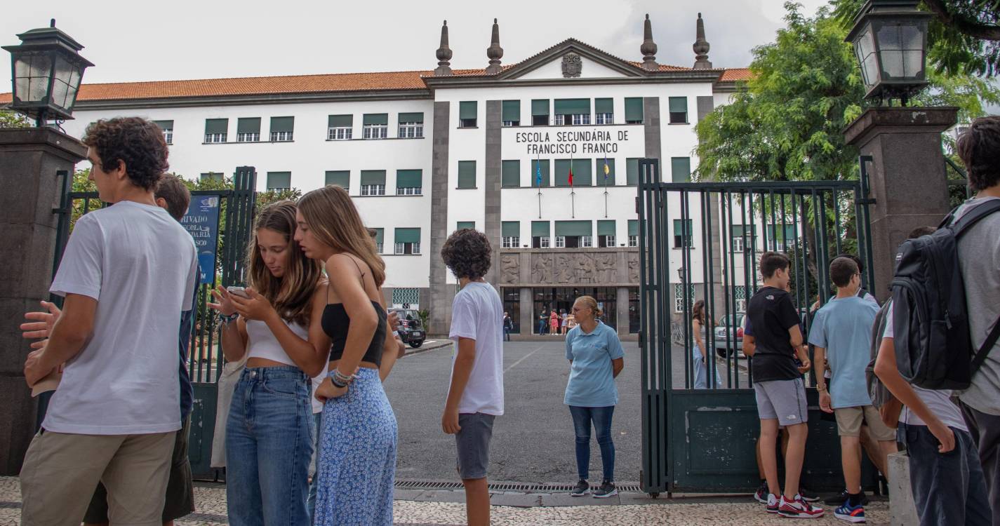 Associação de Estudantes da Francisco Franco promove inciativa ‘Passaporte para o Futuro’