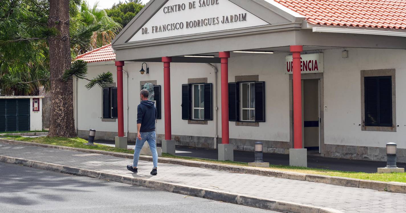 Passageiro assistido no Porto Santo após sentir-se mal no voo