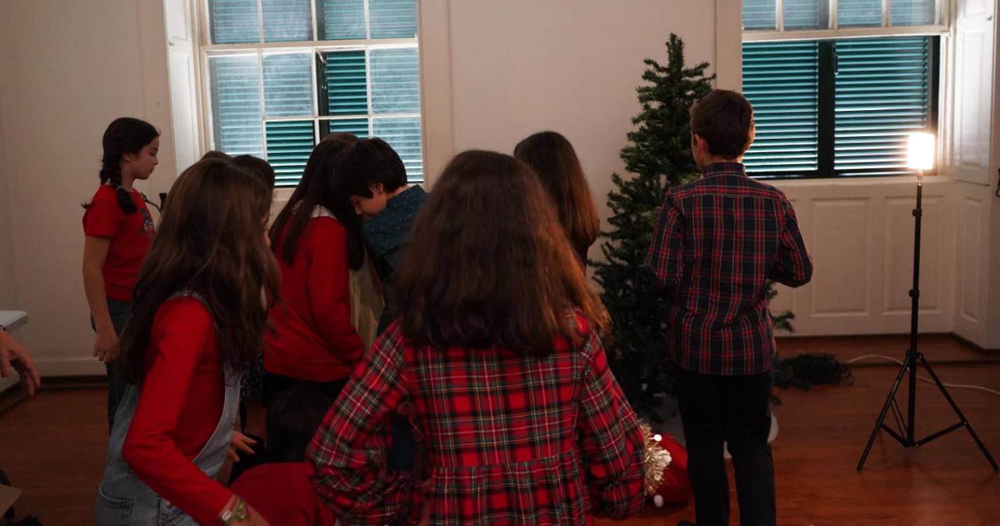 Conservatório lança videoclipe de Natal com solistas do Festival da Canção Infantil. Veja aqui