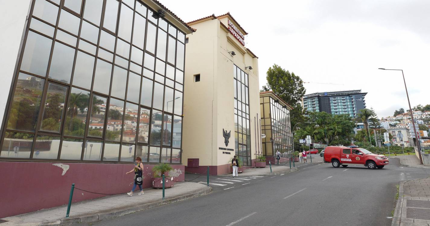 Queda de galho perto de parque infantil mobiliza bombeiros no Funchal