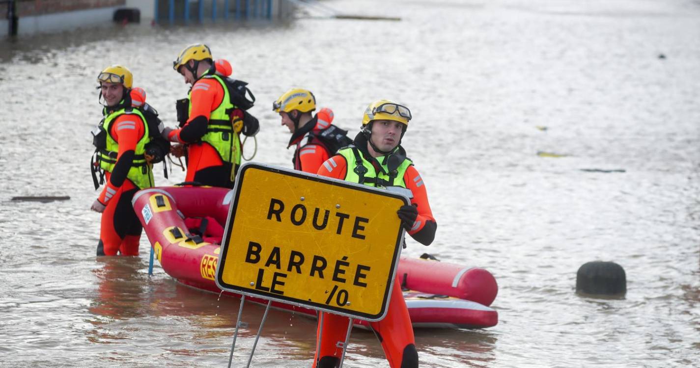 Primeira tempestade do ano na Europa provoca três mortes e inundações