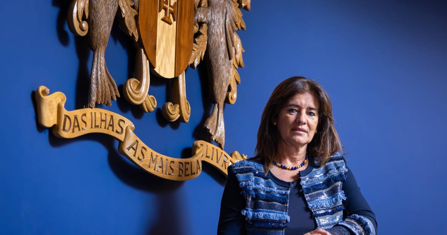 Primeira presidente do parlamento da Madeira quer espaço de “discussão de excelência e não de agressão”