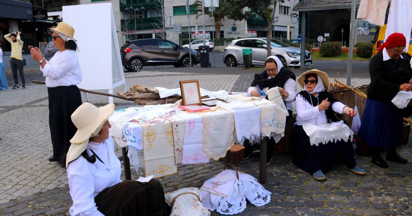 Ribeira Brava recria a cabotagem no dia 25 de abril (com fotos)