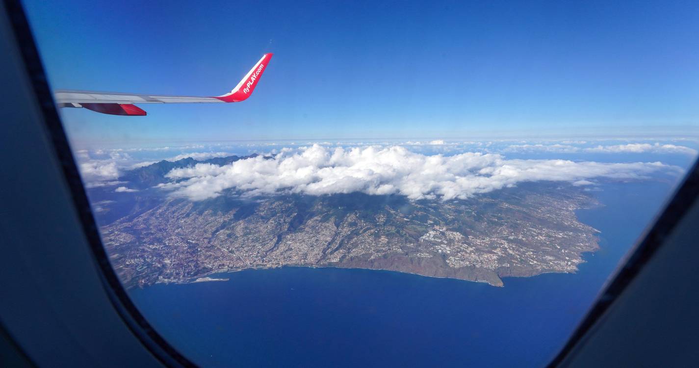 Crescimento na procura por viagens aéreas desacelera para 5,6% em 2025