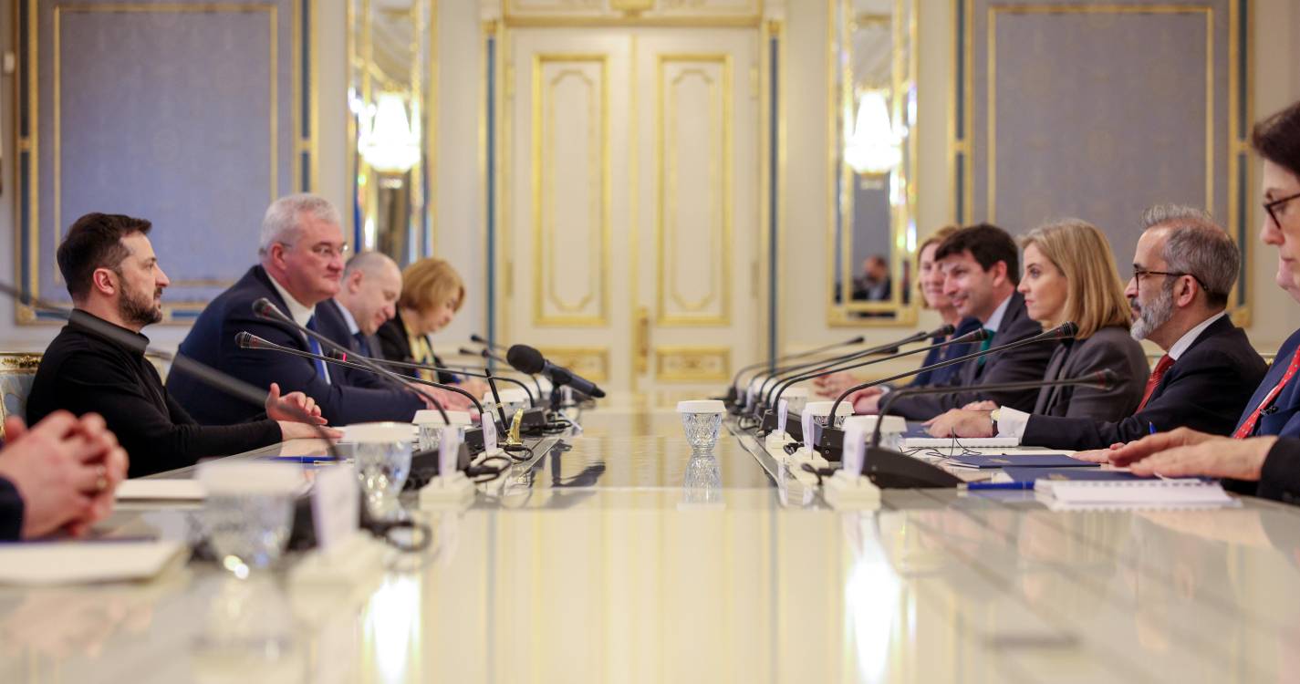 Ucrânia: Zelensky quer mais clareza sobre garantias de segurança de países aliados