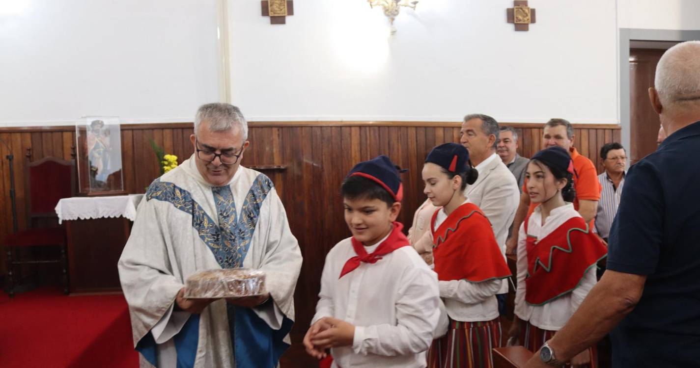 Casa do Povo de São Roque do Faial leva ‘Pão-por Deus’ às instituições